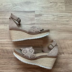 Brown/Tan Size 8 Nicole Wedge Sandals!